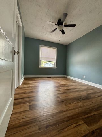 216 Daleview Ave, Gallatin, TN 37066