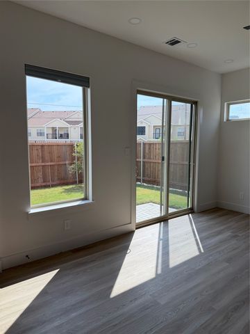 5634 Mesa Circle, Dallas, TX 75235