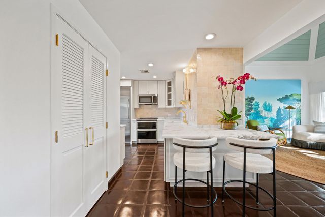 11794 Wimbledon Circle, Wellington, FL 33414