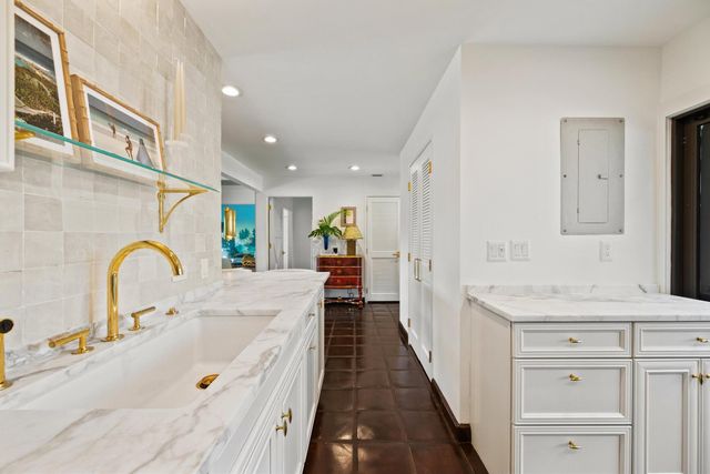 11794 Wimbledon Circle, Wellington, FL 33414