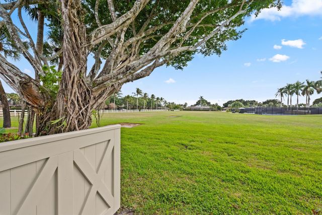 11794 Wimbledon Circle, Wellington, FL 33414