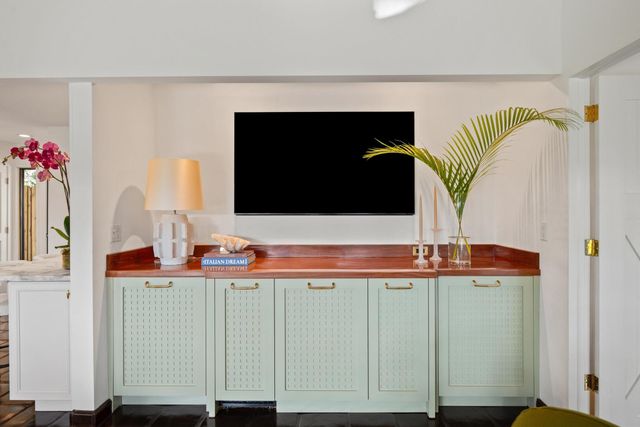 11794 Wimbledon Circle, Wellington, FL 33414