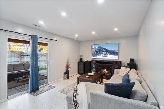 5352 W CASSATT CIR, Kearns, UT 84118