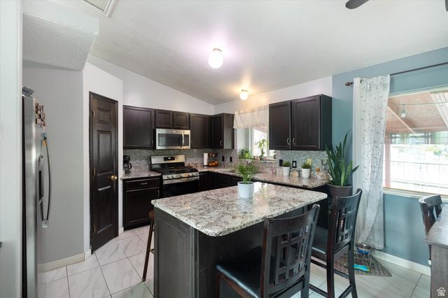 5352 W CASSATT CIR, Kearns, UT 84118