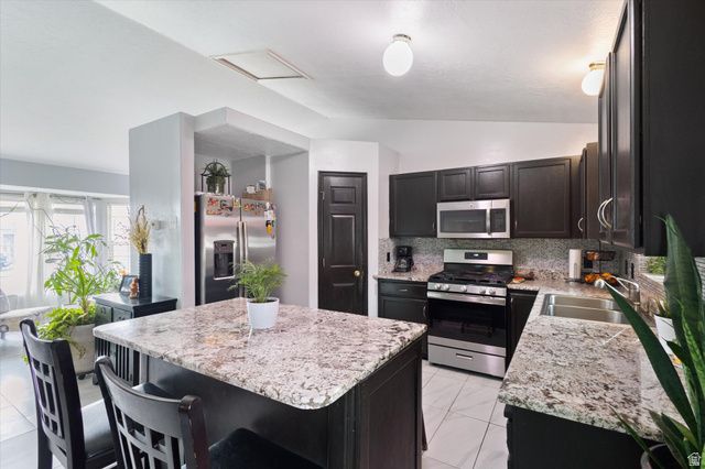 5352 W CASSATT CIR, Kearns, UT 84118