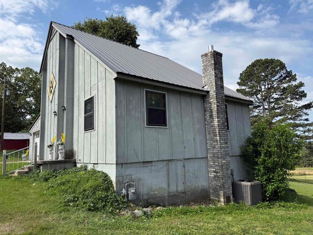 424 School St, Melbourne, AR 72556