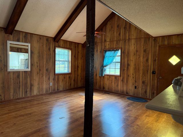 424 School St, Melbourne, AR 72556