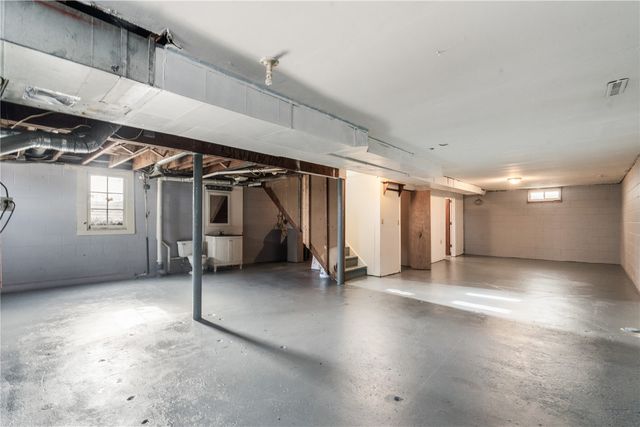 3075 14th Avenue, Marion, IA 52302