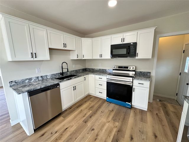 3075 14th Avenue, Marion, IA 52302