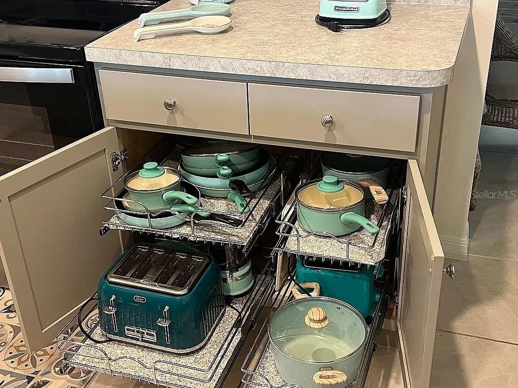 Image 5 of property listing at 2711 NEVERLAND DRIVE, New Smyrna Beach, FL 32168