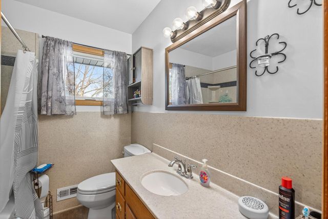 5007 65th Avenue N, Brooklyn Center, MN 55429