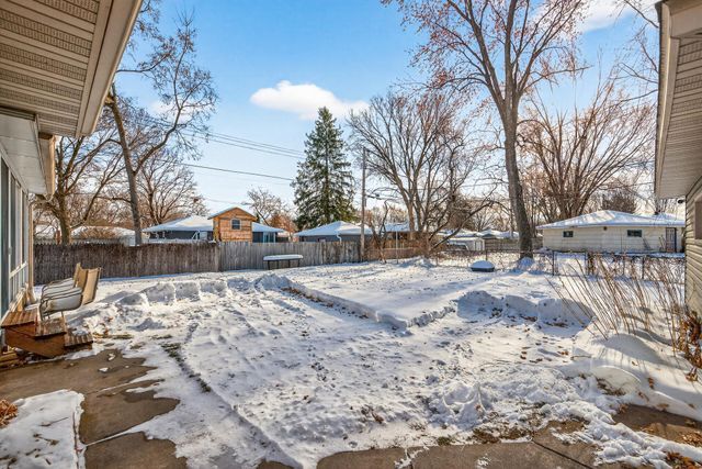 5007 65th Avenue N, Brooklyn Center, MN 55429