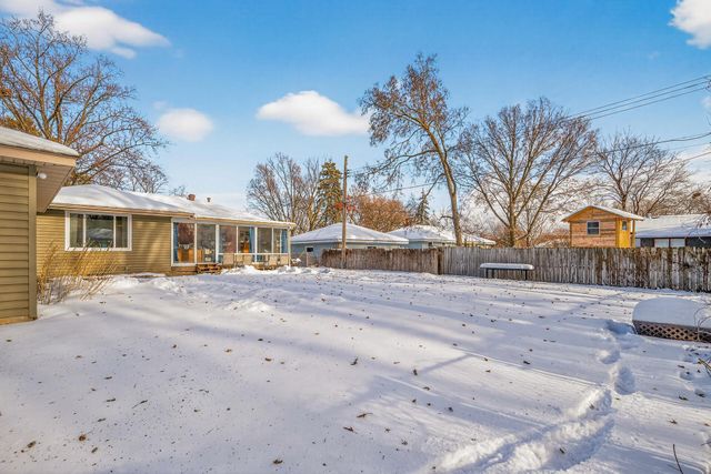 5007 65th Avenue N, Brooklyn Center, MN 55429
