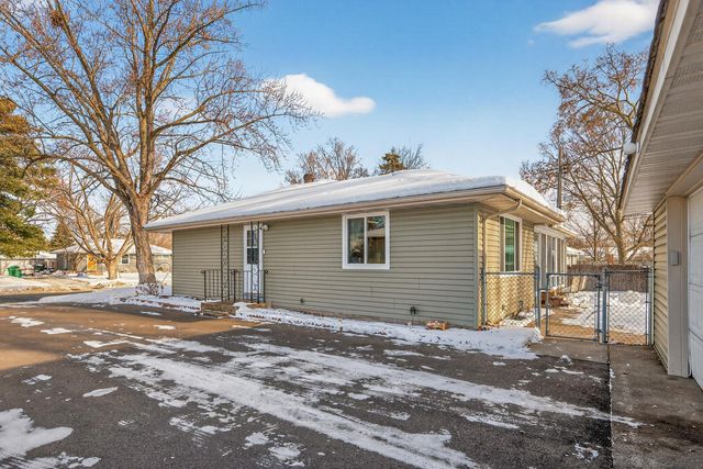 5007 65th Avenue N, Brooklyn Center, MN 55429