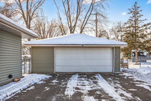 5007 65th Avenue N, Brooklyn Center, MN 55429