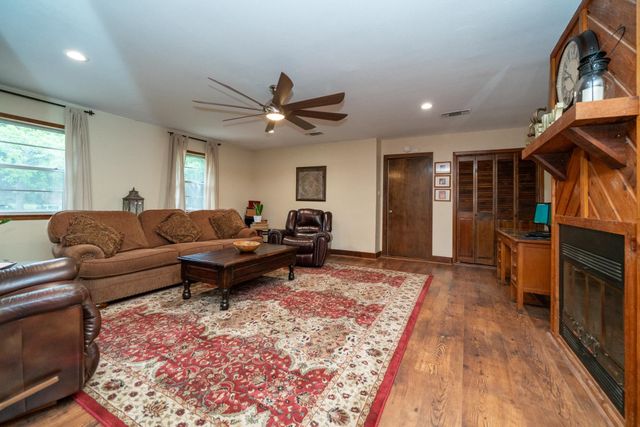 102 Randal Lane, Pittsburg, TX 75686