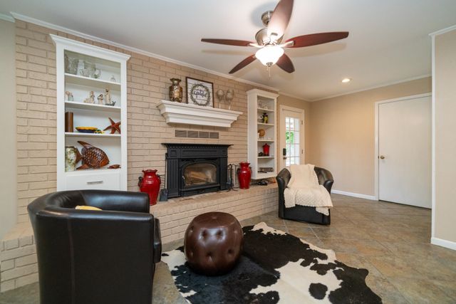 102 Randal Lane, Pittsburg, TX 75686