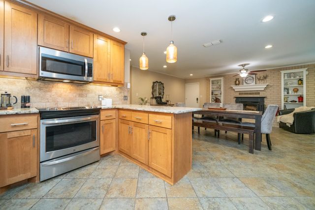 102 Randal Lane, Pittsburg, TX 75686