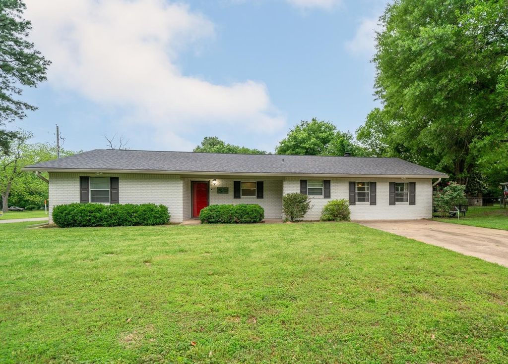 102 Randal Lane, Pittsburg, TX 75686