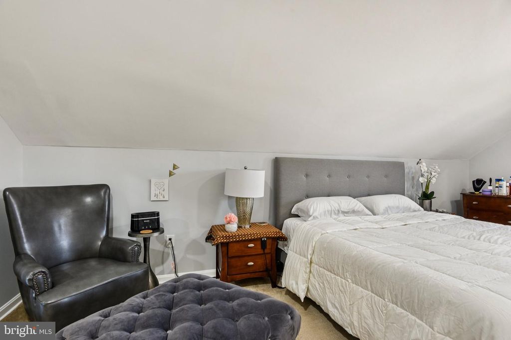 Image 17 of property listing at 7004 ARION RD, Baltimore, MD 21234