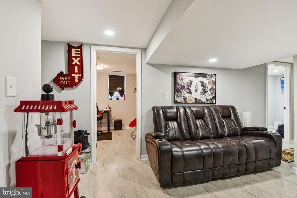 Image 33 of property listing at 7004 ARION RD, Baltimore, MD 21234