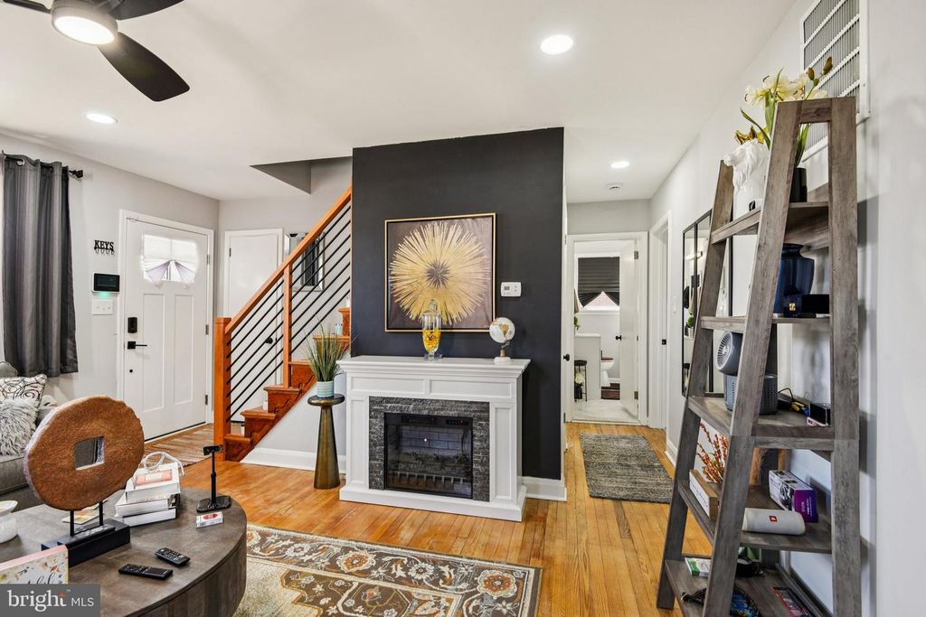 Image 7 of property listing at 7004 ARION RD, Baltimore, MD 21234