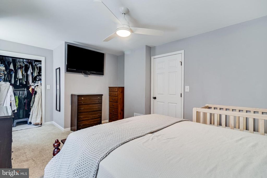 Image 15 of property listing at 1506 DOGWOOD RD, St Leonard, MD 20685