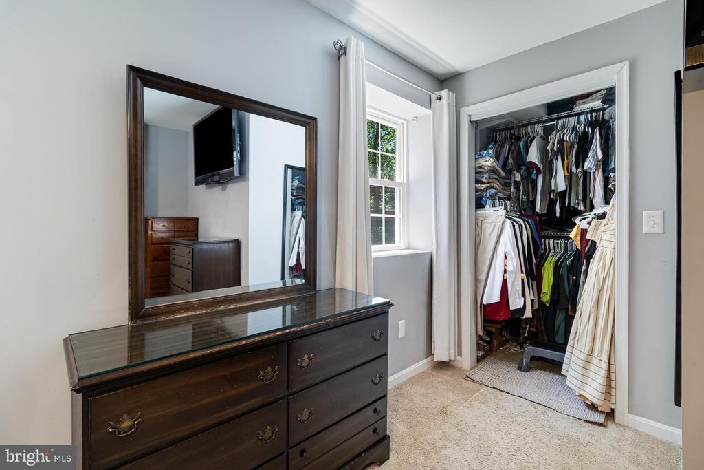 Image 16 of property listing at 1506 DOGWOOD RD, St Leonard, MD 20685