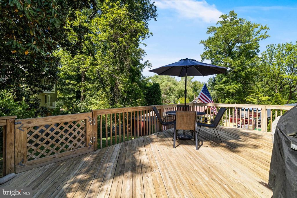 Image 25 of property listing at 1506 DOGWOOD RD, St Leonard, MD 20685