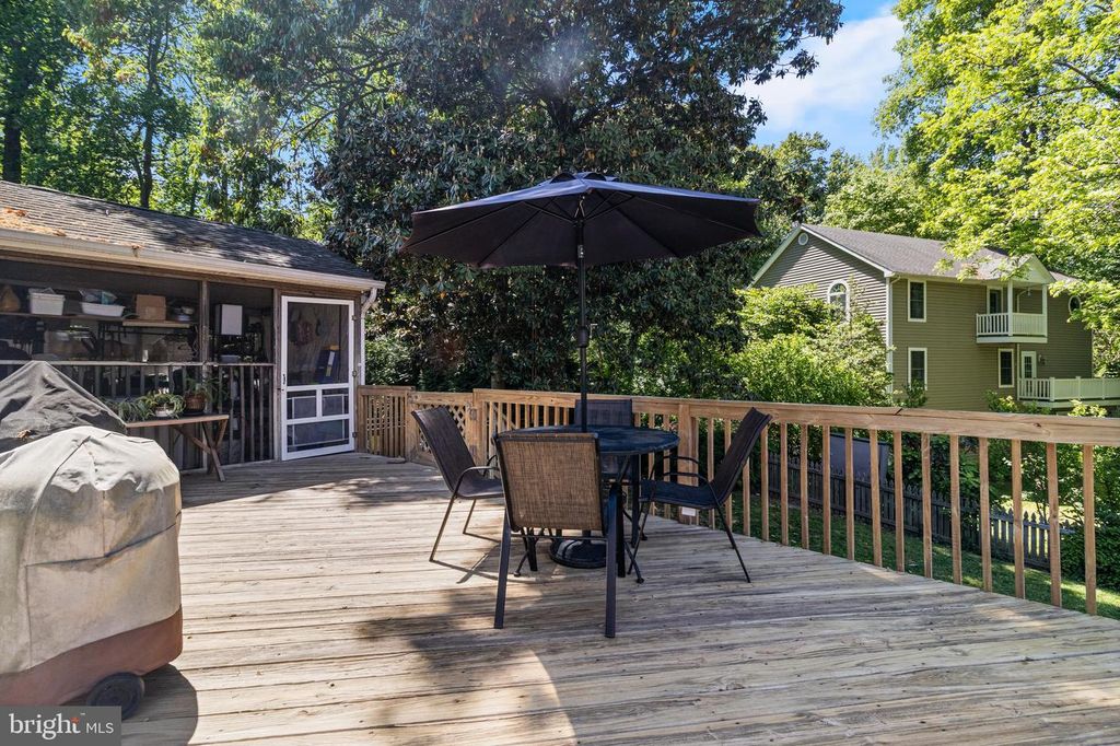 Image 26 of property listing at 1506 DOGWOOD RD, St Leonard, MD 20685