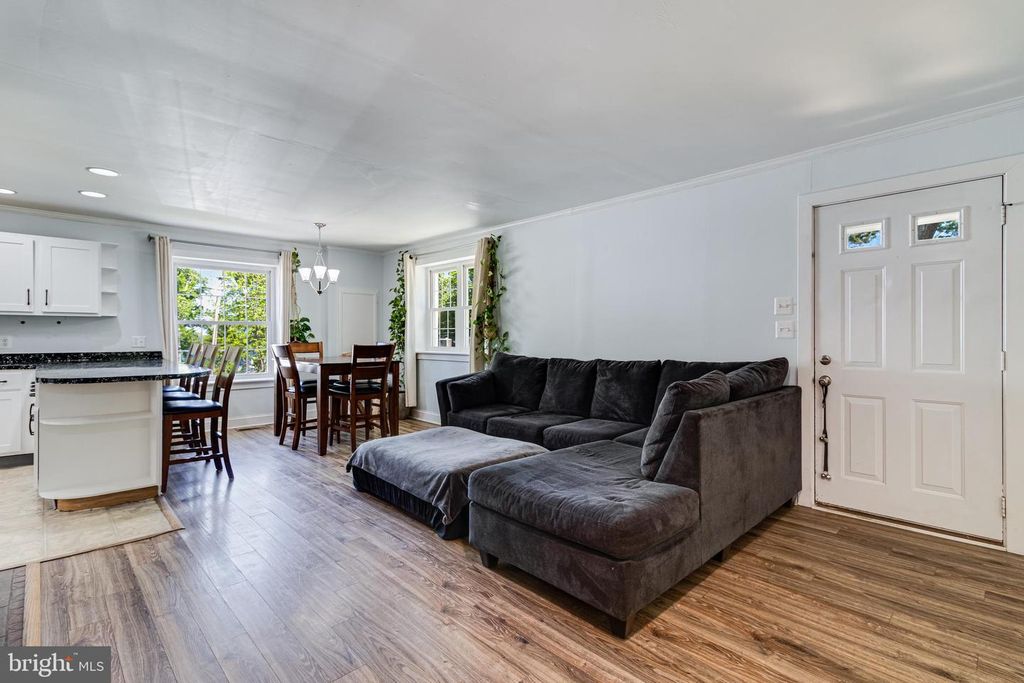 Image 4 of property listing at 1506 DOGWOOD RD, St Leonard, MD 20685
