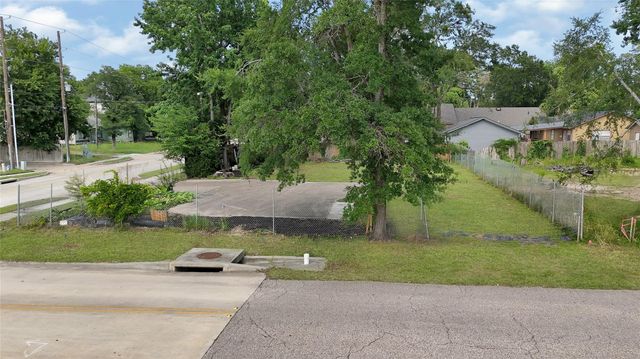 1620 Odd Fellow Street, Conroe, TX 77301