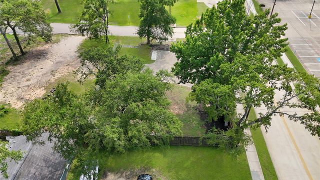 1620 Odd Fellow Street, Conroe, TX 77301