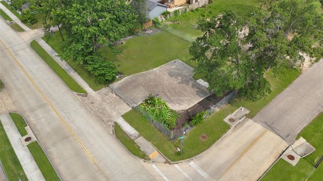 1620 Odd Fellow Street, Conroe, TX 77301