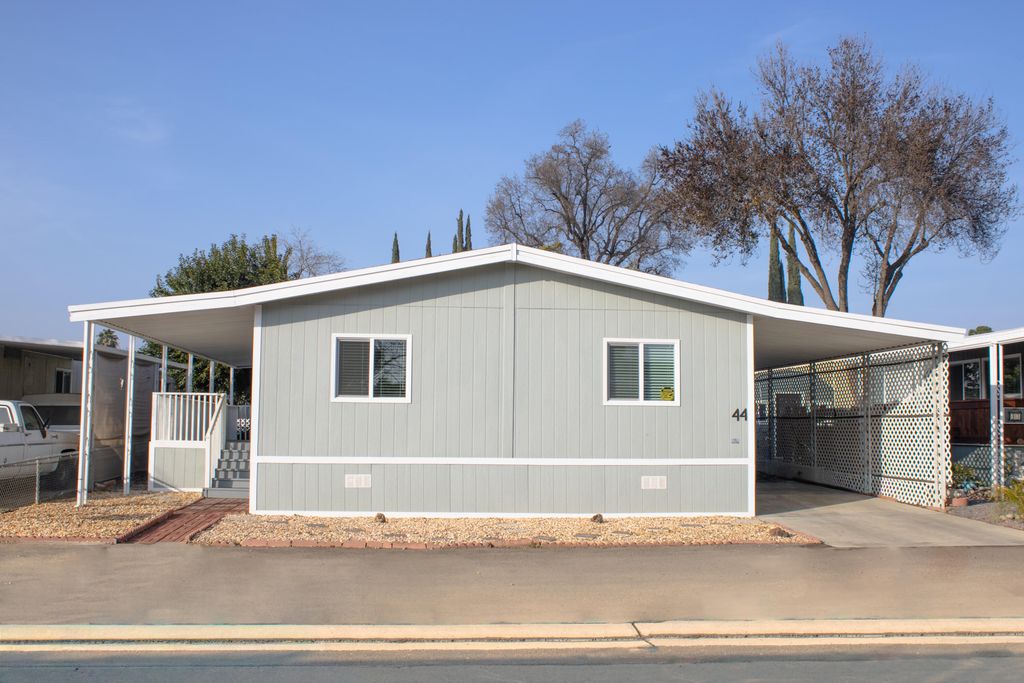 Image 1 of property listing at 415 N Akers Street, Visalia, CA 93291