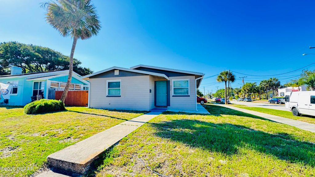 901 N Peninsula Drive 227 Jessamine Blvd, Daytona Beach, FL 32118