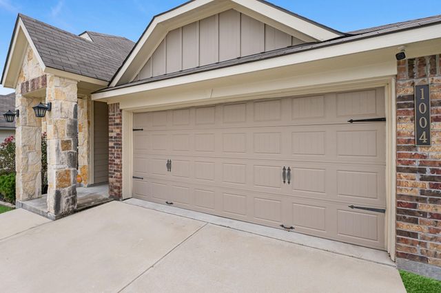 1004 Harvest Lane, Brenham, TX 77833