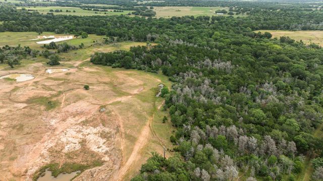 000 Vogelsang Road, Columbus, TX 78934