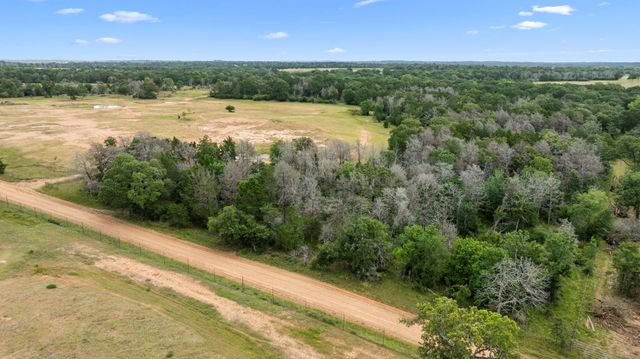 000 Vogelsang Road, Columbus, TX 78934