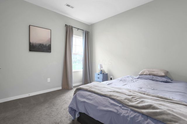 383 Kells Court E, Newark, OH 43055
