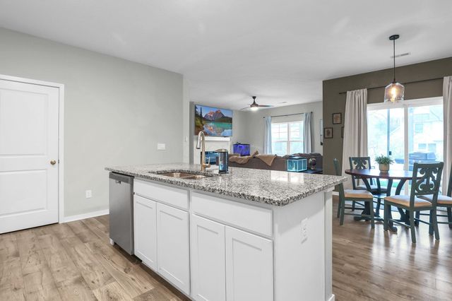 383 Kells Court E, Newark, OH 43055