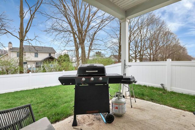 383 Kells Court E, Newark, OH 43055