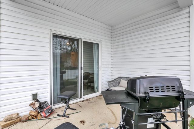 383 Kells Court E, Newark, OH 43055