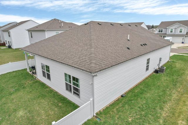 383 Kells Court E, Newark, OH 43055
