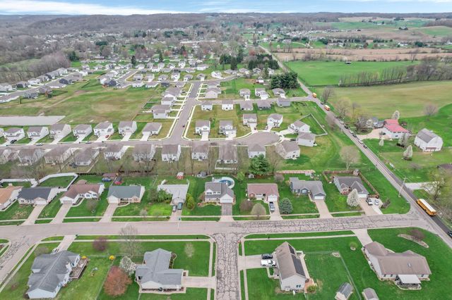 383 Kells Court E, Newark, OH 43055