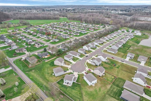 383 Kells Court E, Newark, OH 43055