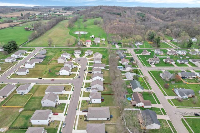 383 Kells Court E, Newark, OH 43055