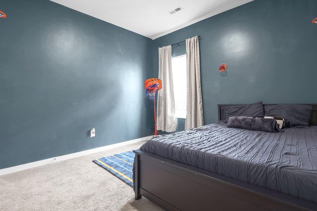 383 Kells Court E, Newark, OH 43055