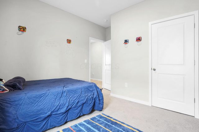 383 Kells Court E, Newark, OH 43055