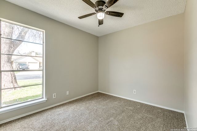 11426 Black Fox Dr, San Antonio, TX 78245